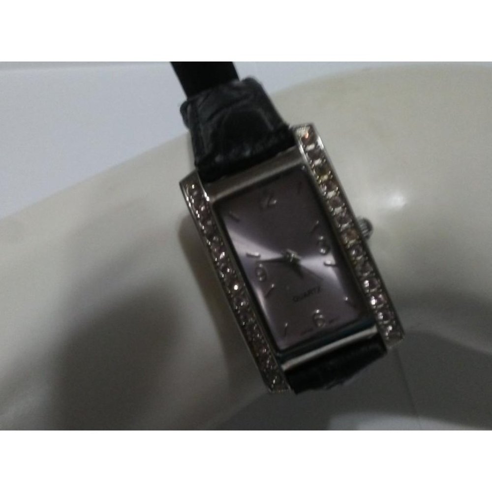 Quartz Watch with Leather Band and Stainless Back